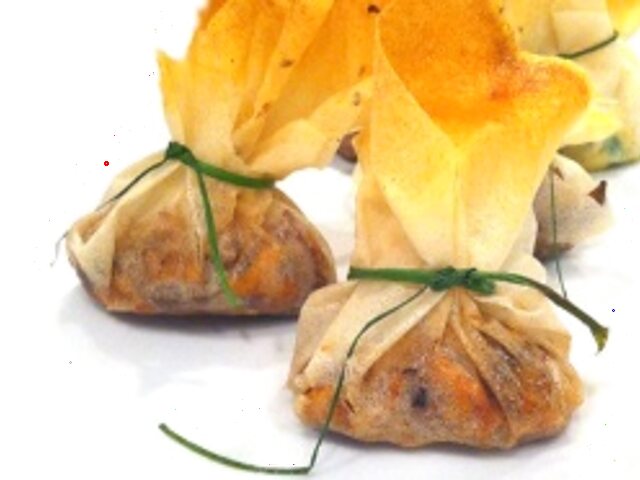 Saquitos de camembert - albahaca en masa philo